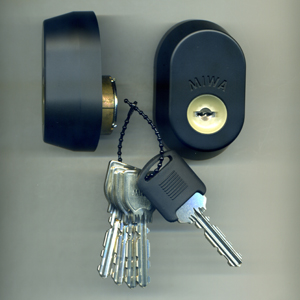 UR9シリンダー　WD4536-00　MIWA製　色 : KC