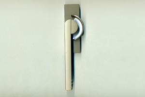 ビル用クレセント　(R)(Wロック付)　ハンドル=100mm　色 : UC　BBJ044-R-UC